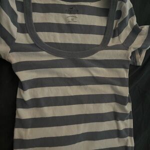 Hollister Women's Navy and White Striped Tee